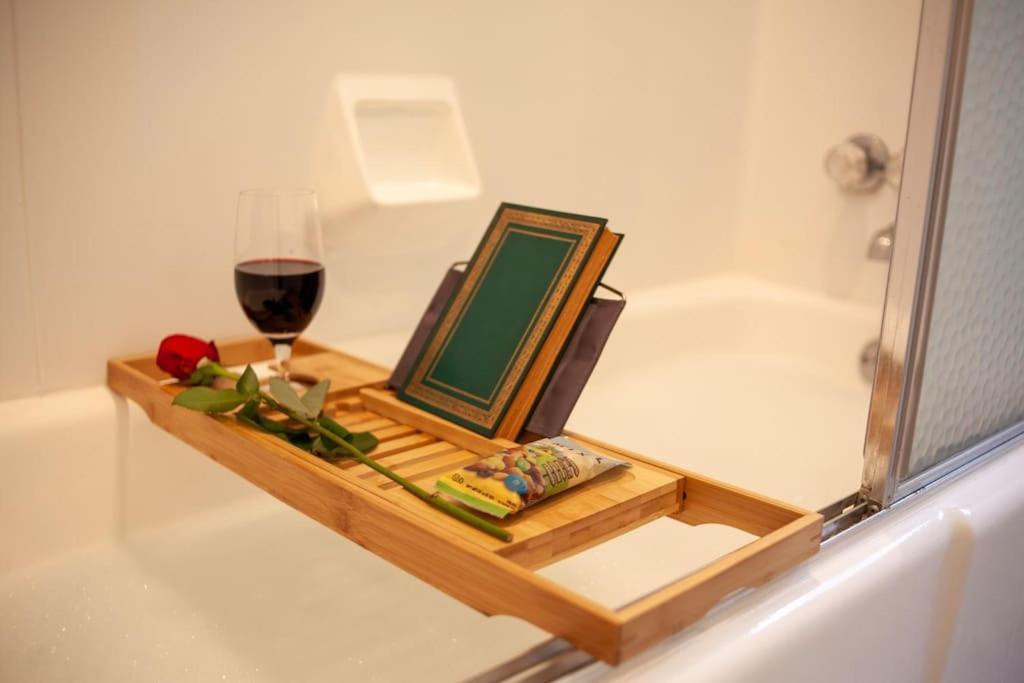 Modern Cabin With Hot Tub Grill Lake Beach Wineries Hiking Fishing And Hershey Park Family And Pet Friendly Superhosts On Ab&B Mount Gretna Kültér fotó