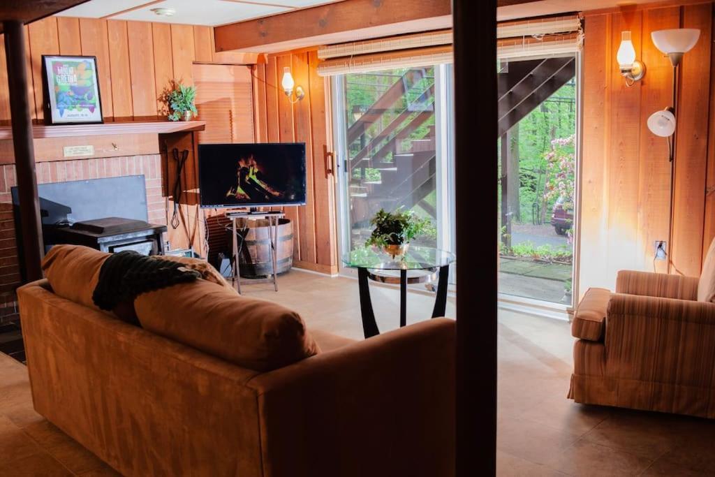 Modern Cabin With Hot Tub Grill Lake Beach Wineries Hiking Fishing And Hershey Park Family And Pet Friendly Superhosts On Ab&B Mount Gretna Kültér fotó